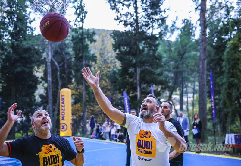Za bivše i buduće asove: Otvoren košarkaški teren na Trimuši, pala i prva tekma